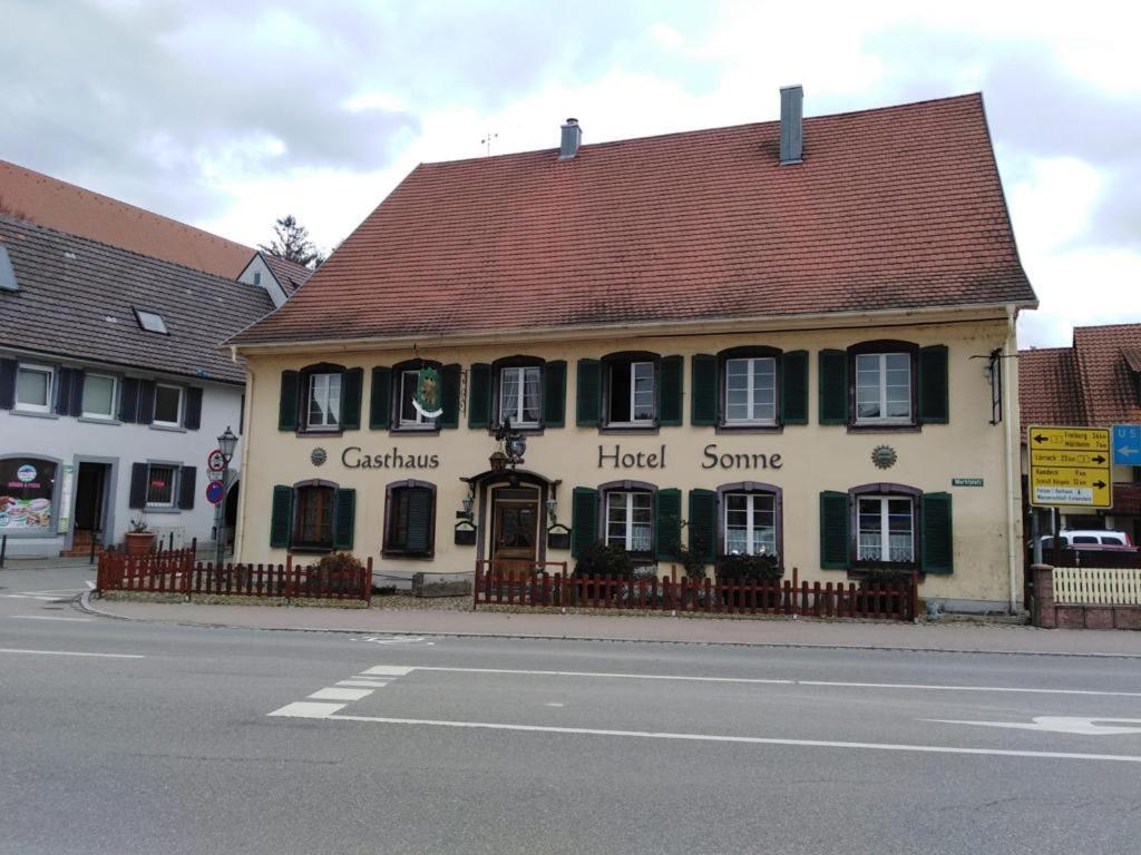 Gasthaus Sonne Шлинген Экстерьер фото
